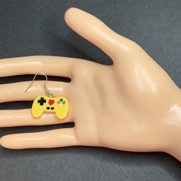 X Box Controller, Gaming Earrings, Gift Idea, Novelty Earrings, Silly Earrings - Picture 4 of 7